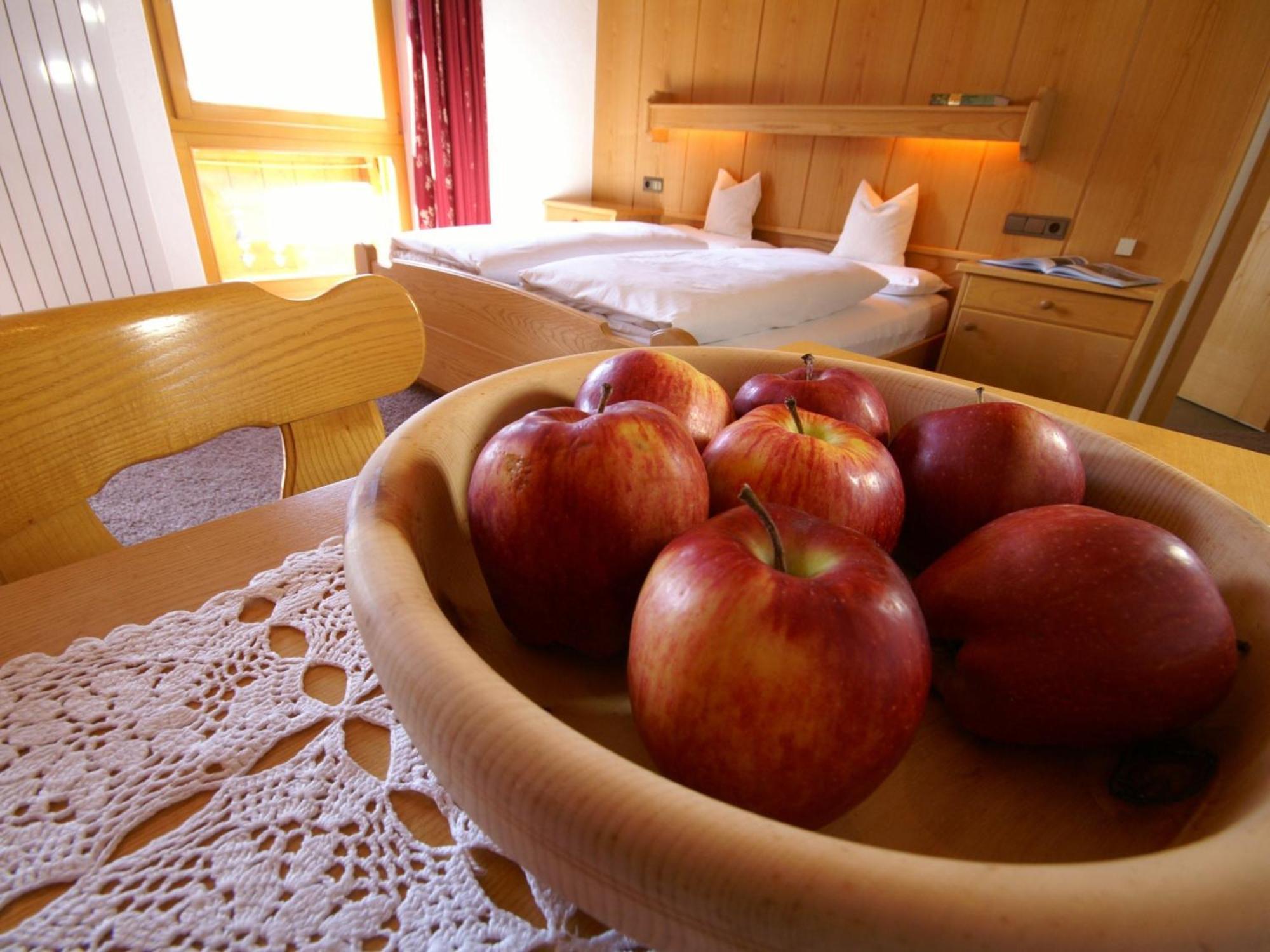 Garni Tofana Hotel กอร์วารา อิน บาเดีย ภายนอก รูปภาพ
