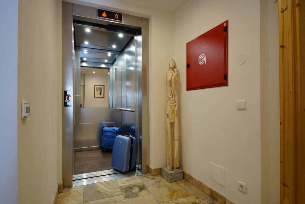 Garni Tofana Hotel กอร์วารา อิน บาเดีย ภายนอก รูปภาพ