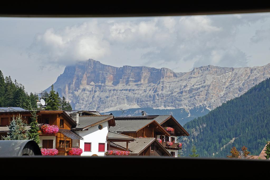 Garni Tofana Hotel กอร์วารา อิน บาเดีย ภายนอก รูปภาพ